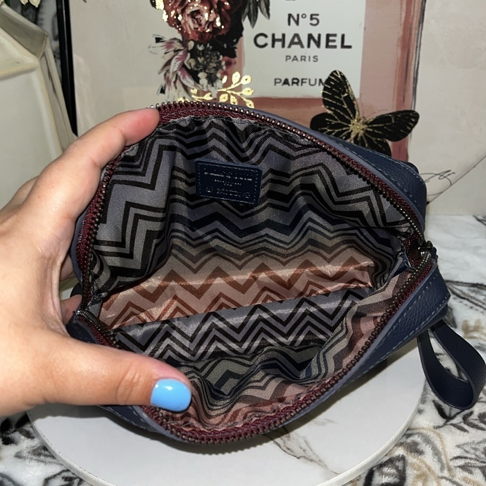 NWOT Missoni Women’s Blue Leather Cosmetic Travel Pouch Wristlet Bag - Picture 6 of 9